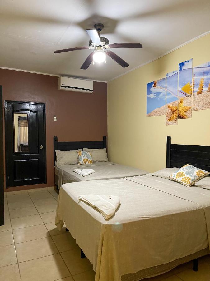 B Aparts Hotel Coxen Hole Exteriér fotografie
